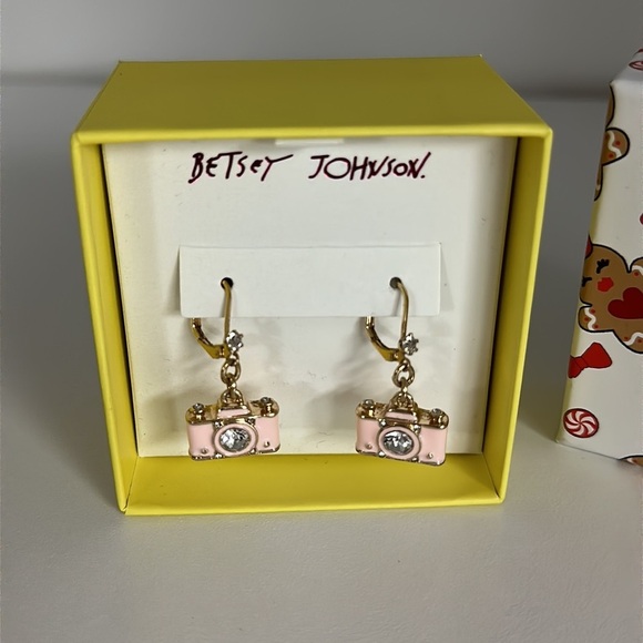 NEW Betsey Johnson Camera Earrings - Picture 2 of 3